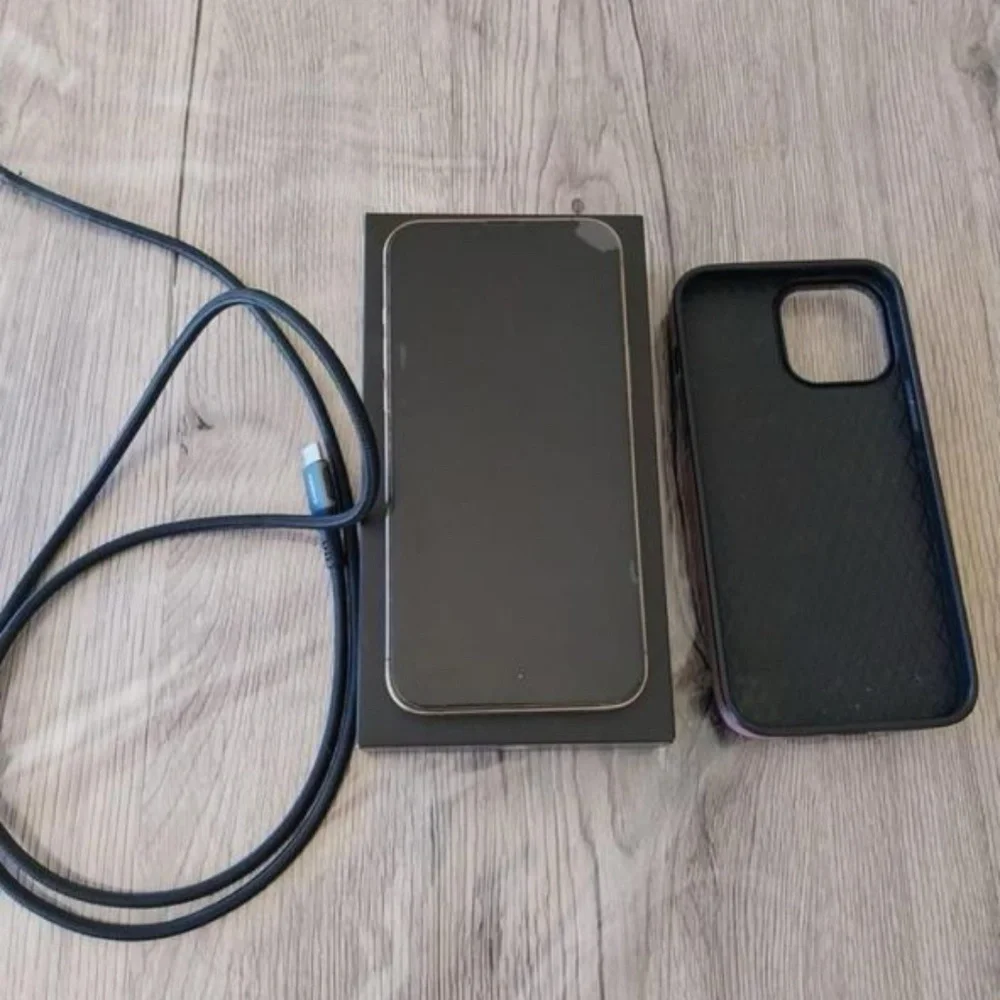 Phones - Picture 2 of 4